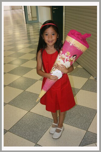 First Day of School Cone : Snow White-themed school cone (2007)