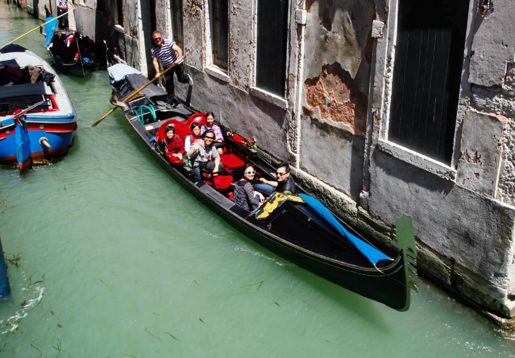 Exploring Venice With Kids : Gondola ride